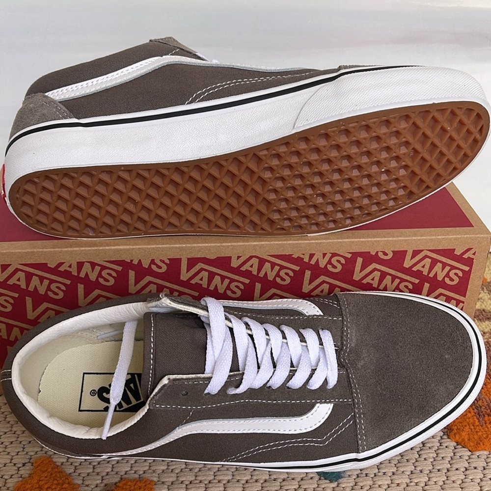 Vans WMNS Old Skool
Color Theory Bungee Cord
VN0005UF9JC
Sneakers - Picture 6 of 16